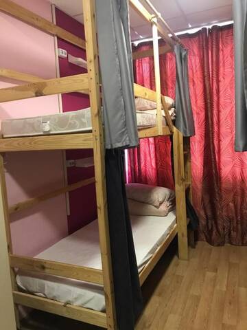 Фото номера Кровать в общем 6-местном номере для женщин Хостел B&amp;b Hostel г. Екатеринбург 2