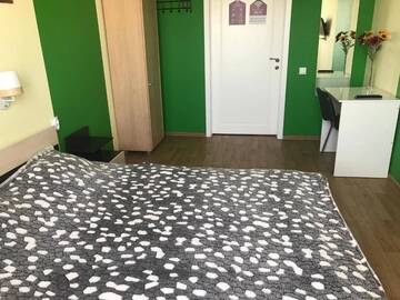 Фото номера Семейный номер с общей ванной комнатой Хостел B&amp;b Hostel г. Екатеринбург 5
