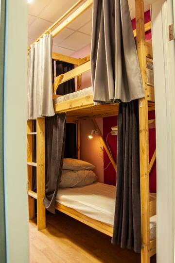 Фото номера Кровать в общем 8-местном номере для мужчин и женщин Хостел B&amp;b Hostel г. Екатеринбург 2