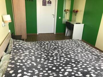 Фото номера Семейный номер с общей ванной комнатой Хостел B&amp;b Hostel г. Екатеринбург 4