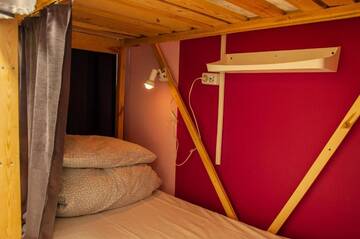Фото номера Кровать в общем 8-местном номере для мужчин и женщин Хостел B&amp;b Hostel г. Екатеринбург 3